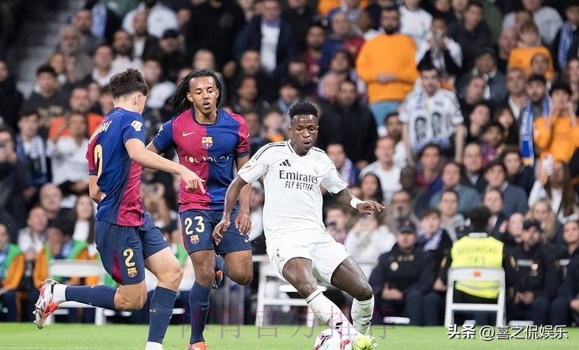 西甲-巴萨4-0皇马 莱万2分钟双响拉菲尼亚传射建功 西甲-巴萨4-0皇马 莱万2分钟双响拉菲尼亚传射建功